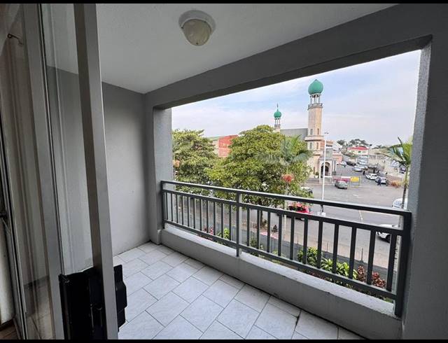 2 BEDROOM PROPERTY TO RENT IN OVERPORT